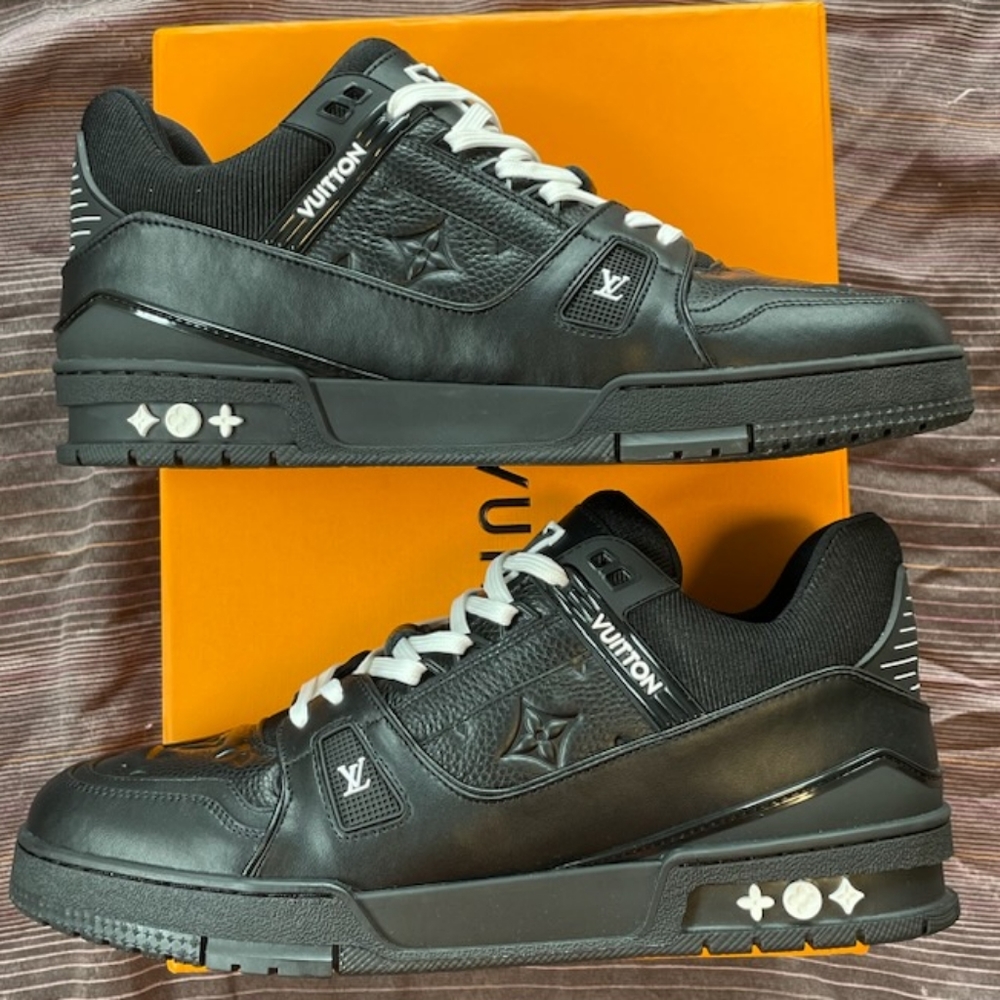 Louis Vuitton Trainer Sneaker black and white  men's size 12